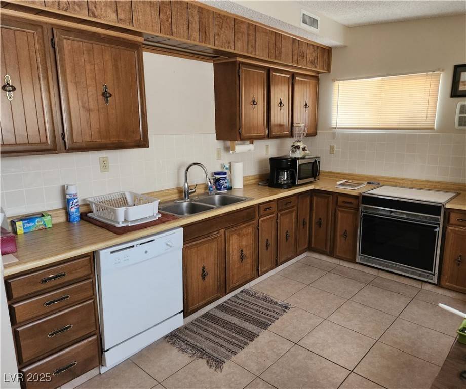 Las Vegas, NV 89110,66 Lailani ST