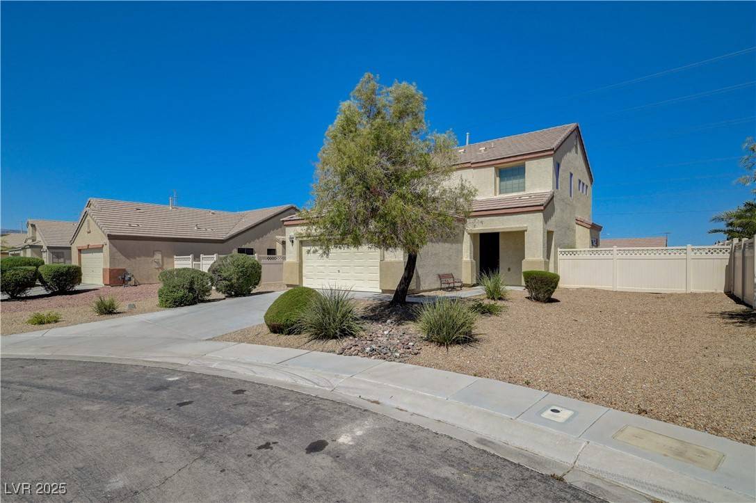 North Las Vegas, NV 89081,5716 BREEZY WIND CT
