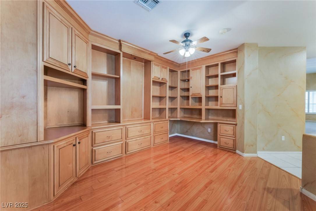 Las Vegas, NV 89134,10037 Summer Oak LN #102