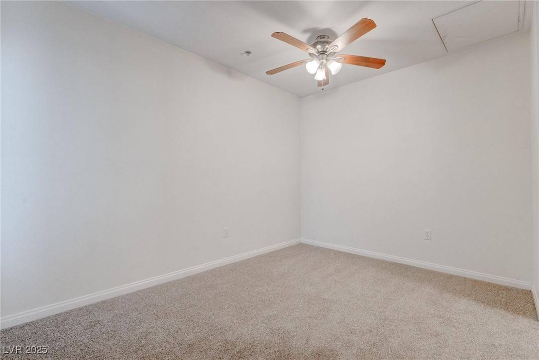 Las Vegas, NV 89149,6955 N Durango DR #3032