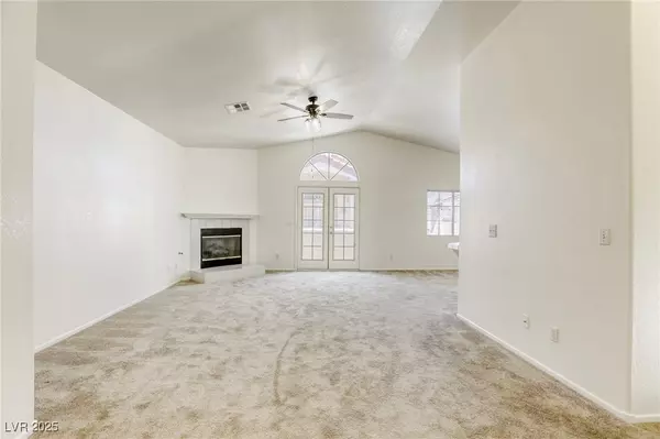 Las Vegas, NV 89145,8301 Boseck DR #232