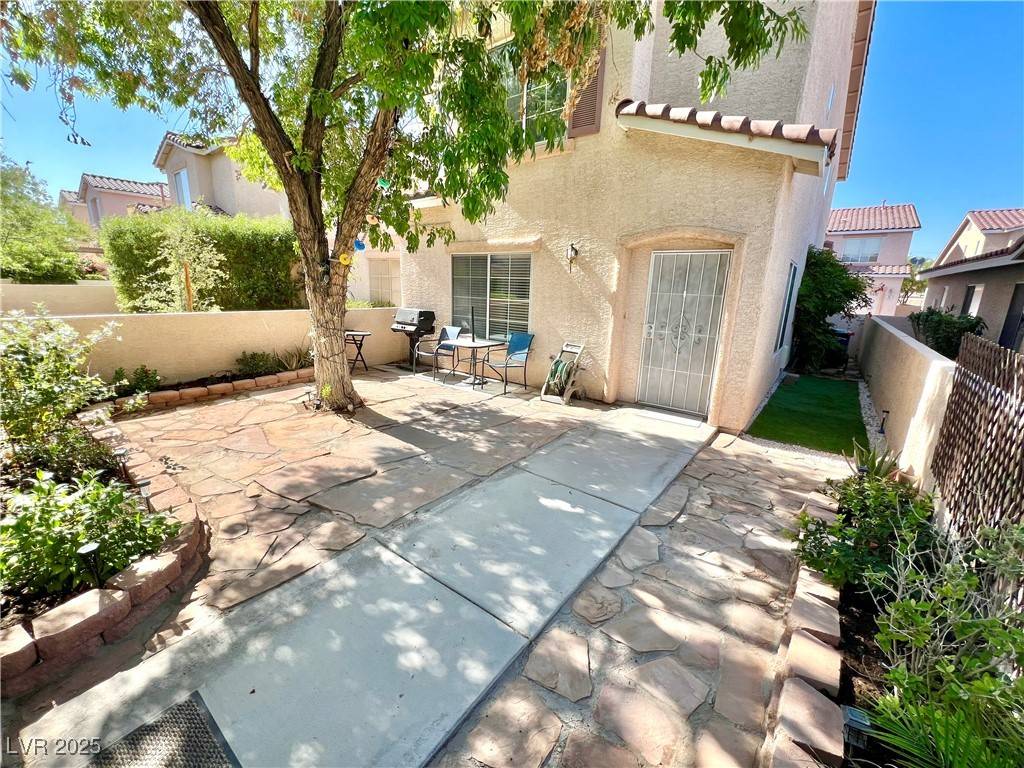 39 Belle La Blanc AVE, Las Vegas, NV 89123