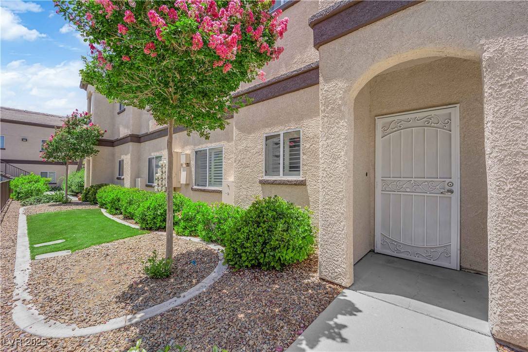 Henderson, NV 89052,2291 W Horizon Ridge Pkwy #6131