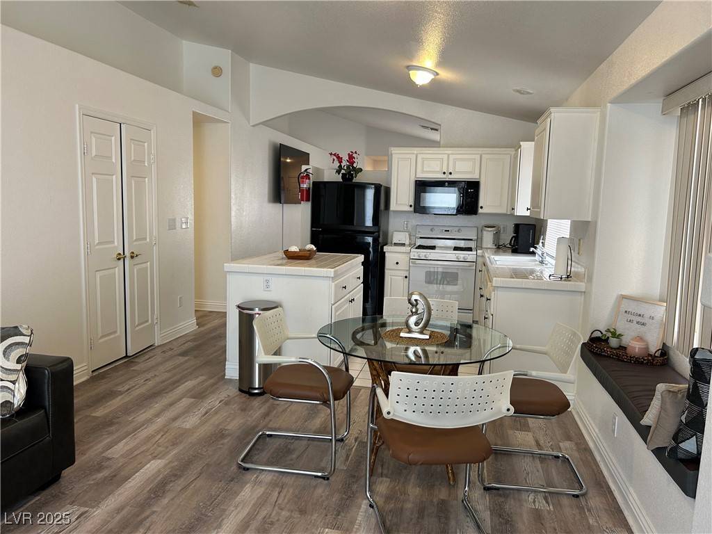 Las Vegas, NV 89147,4365 Mesa Hill DR