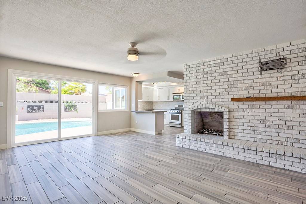 Las Vegas, NV 89103,6848 Groveview LN
