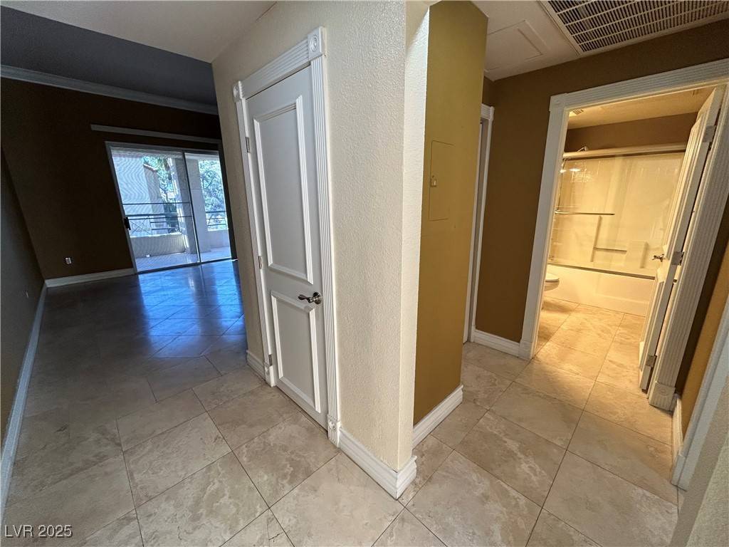 Las Vegas, NV 89169,260 E Flamingo RD #308