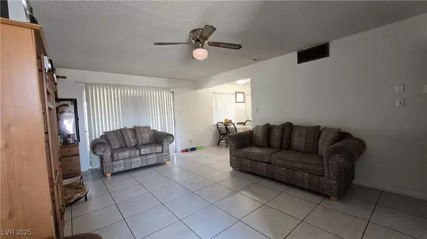 Las Vegas, NV 89146,5209 Del Monte AVE