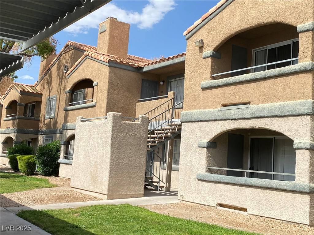 Las Vegas, NV 89107,220 Mission Catalina LN #203