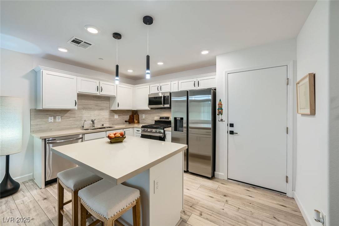Henderson, NV 89011,709 Pickled Pepper PL