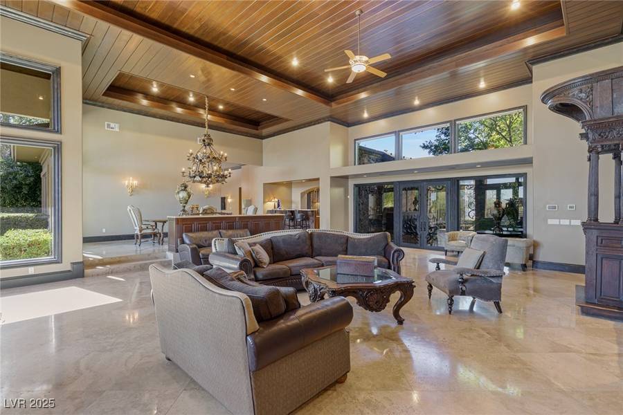 33 Promontory Ridge DR, Las Vegas, NV 89135