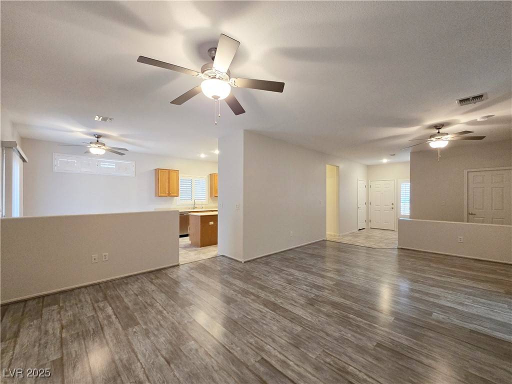 Henderson, NV 89012,533 Carmel Mesa DR