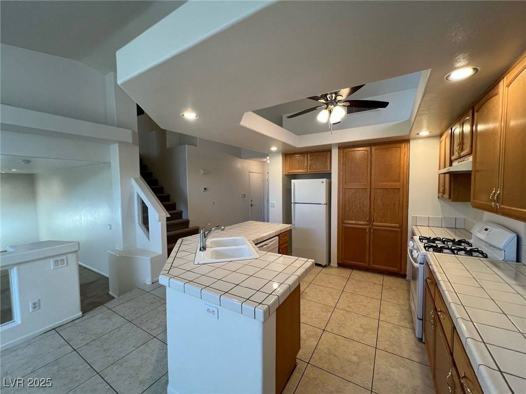 Las Vegas, NV 89129,8704 Autumn Wreath AVE