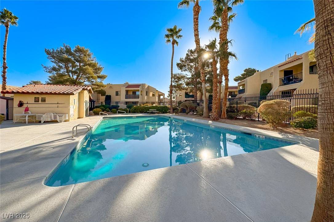 Henderson, NV 89015,601 Cabrillo CIR #536