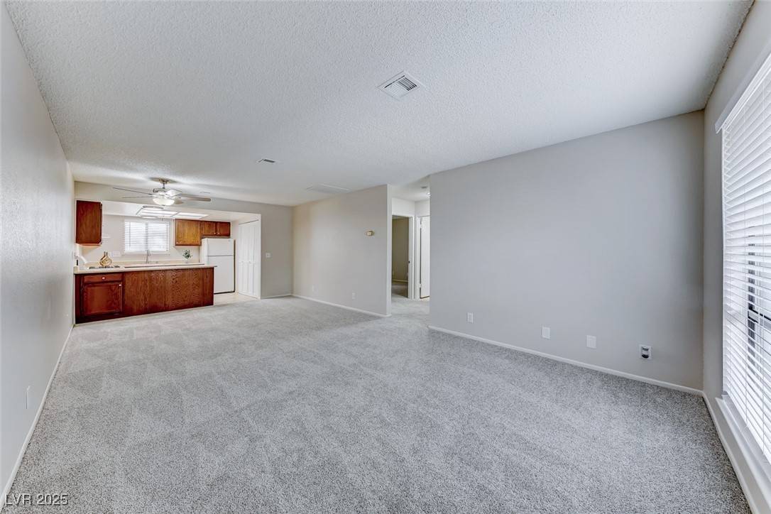 Las Vegas, NV 89119,5199 Caliente ST #63