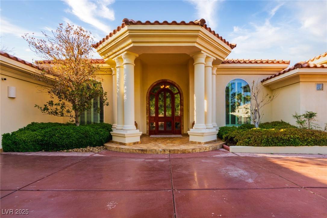 Las Vegas, NV 89129,8120 W Red Coach AVE