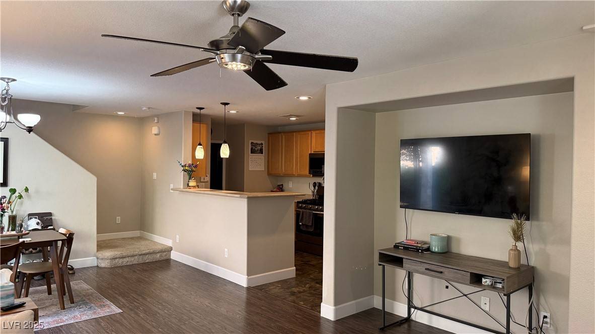 Las Vegas, NV 89166,10804 Mason Hill AVE
