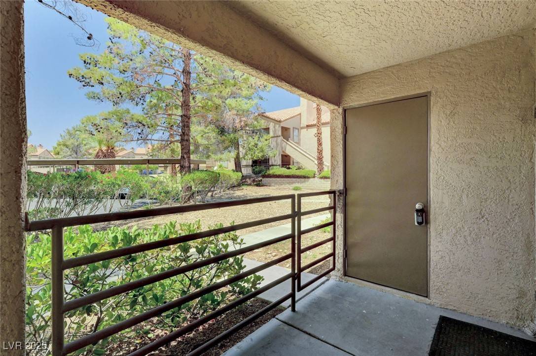 Las Vegas, NV 89117,9070 Spring Mountain RD #114