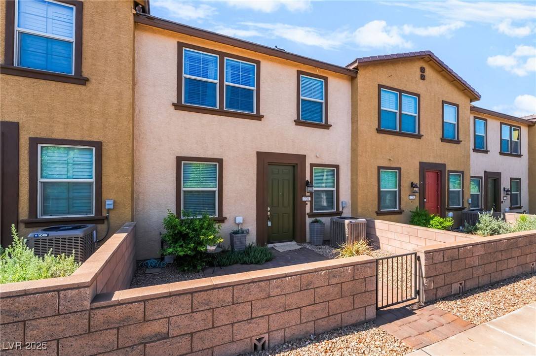 Henderson, NV 89015,720 Sleeping City AVE