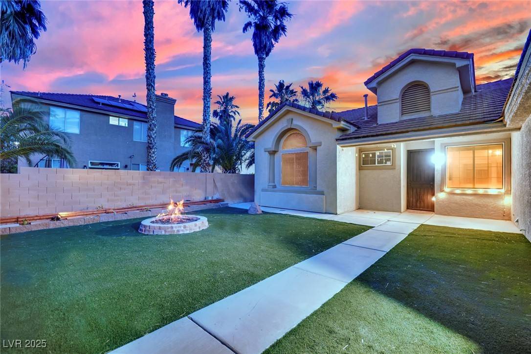Las Vegas, NV 89130,5509 Rose Thicket ST