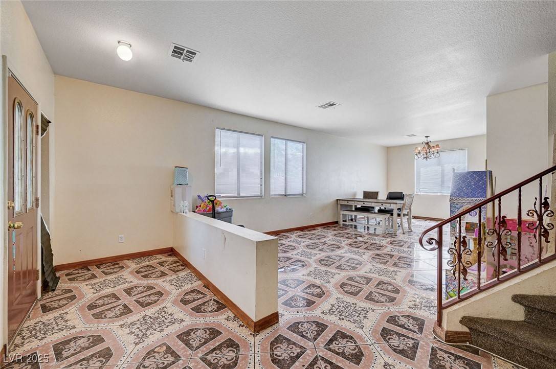 Las Vegas, NV 89110,5907 Zawawi CT