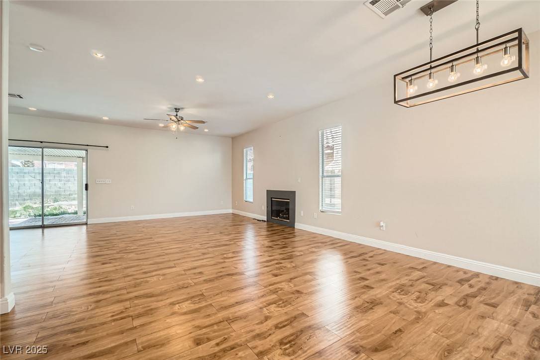 5921 Royal Castle LN, Las Vegas, NV 89130