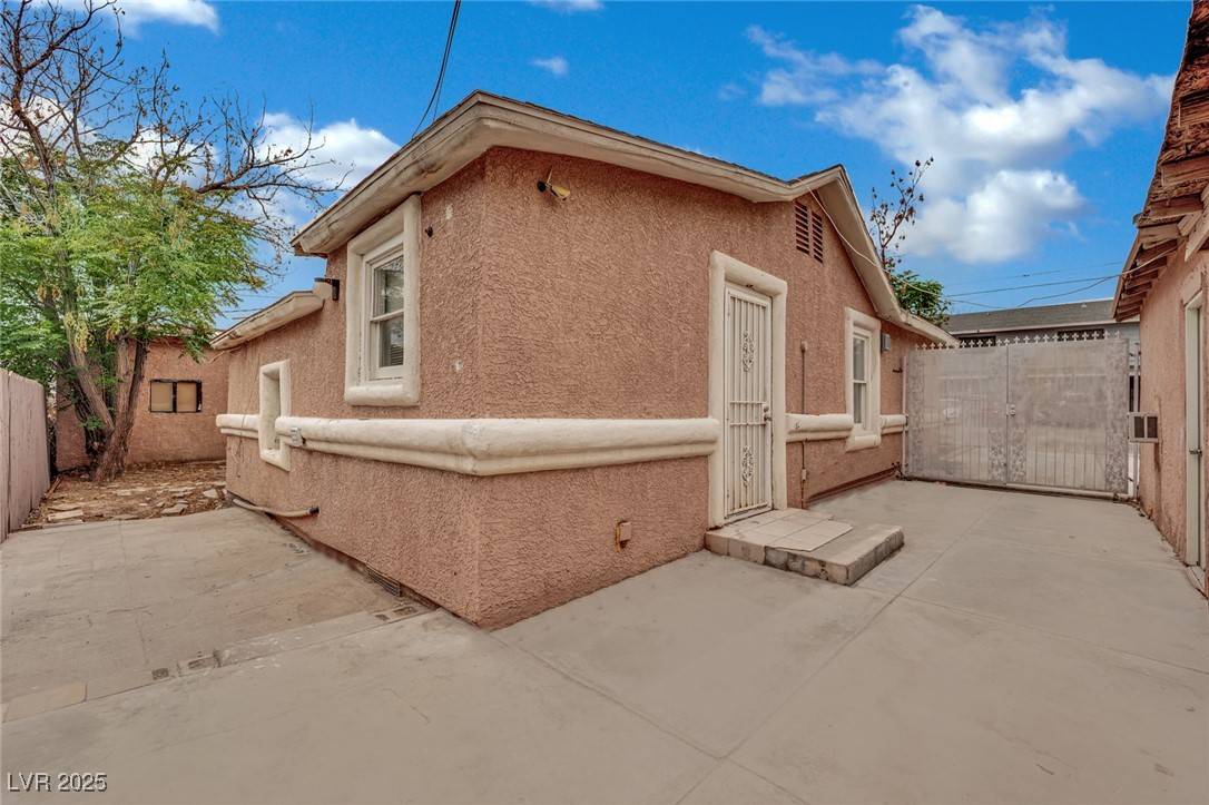 Las Vegas, NV 89101,75 N 27th ST