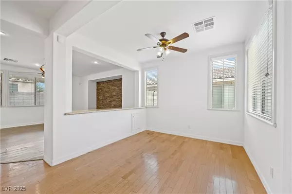 Las Vegas, NV 89148,5526 Spruce Hill CT