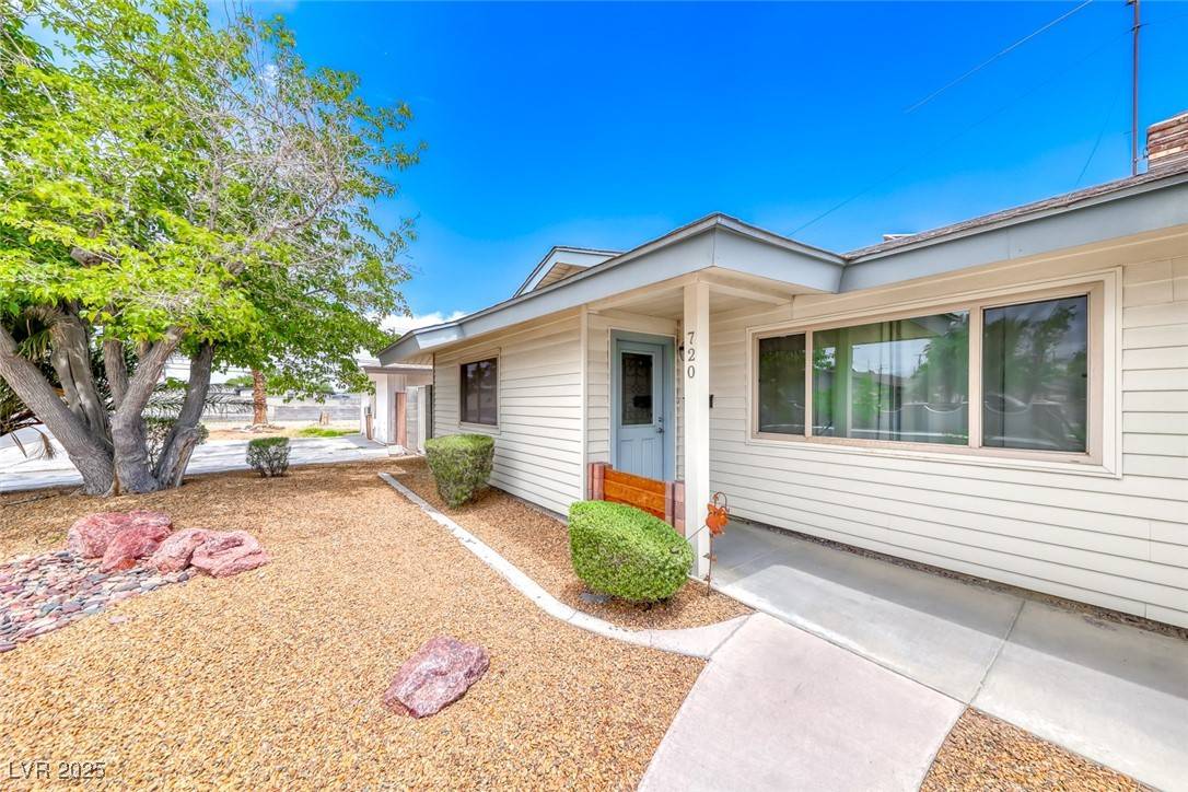 Las Vegas, NV 89107,720 McDermit ST
