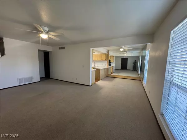 Las Vegas, NV 89109,3109 Pinehurst DR #B