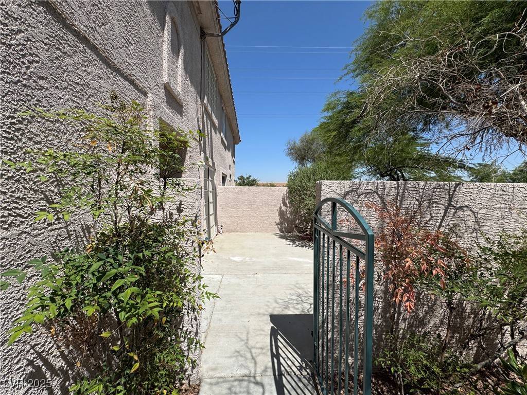 Henderson, NV 89052,506 Armenian PL