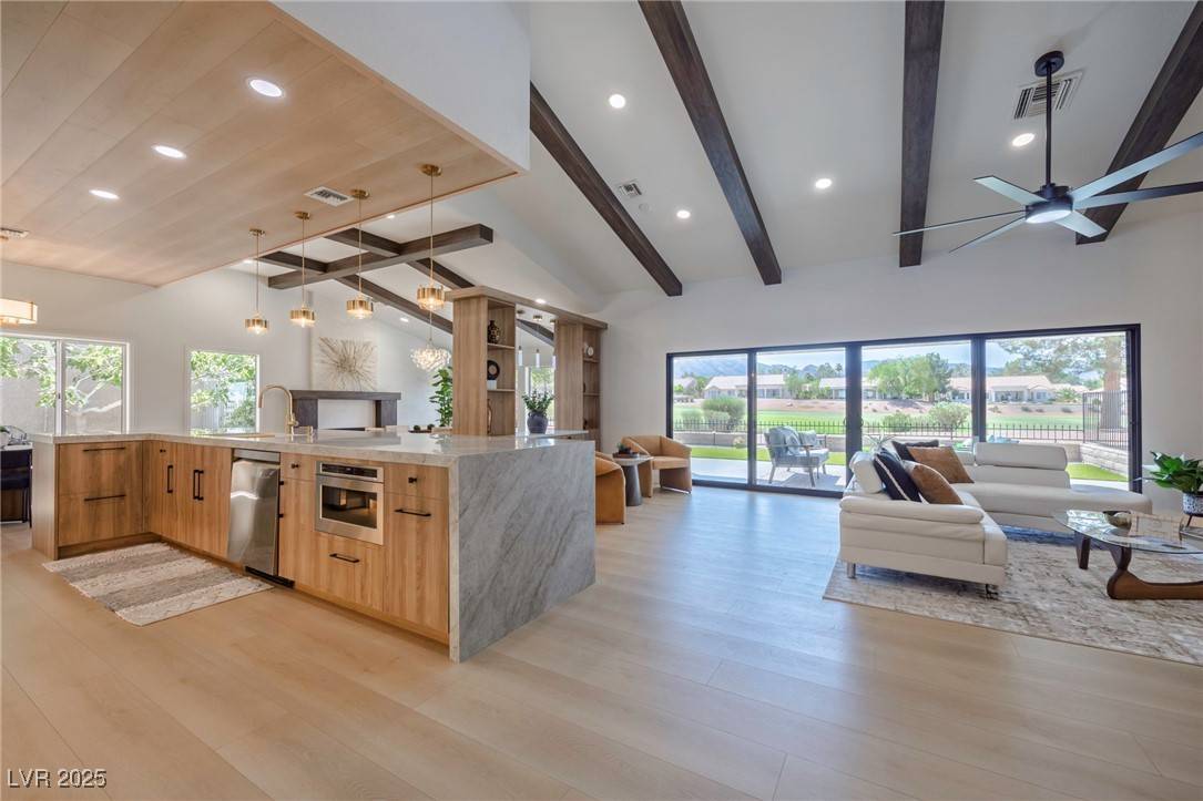2633 Legend DR, Las Vegas, NV 89134