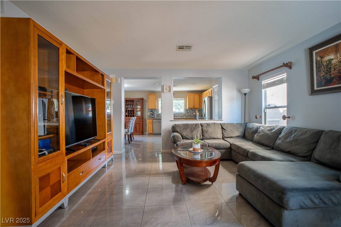 Las Vegas, NV 89122,4945 Volcanic Rock LN