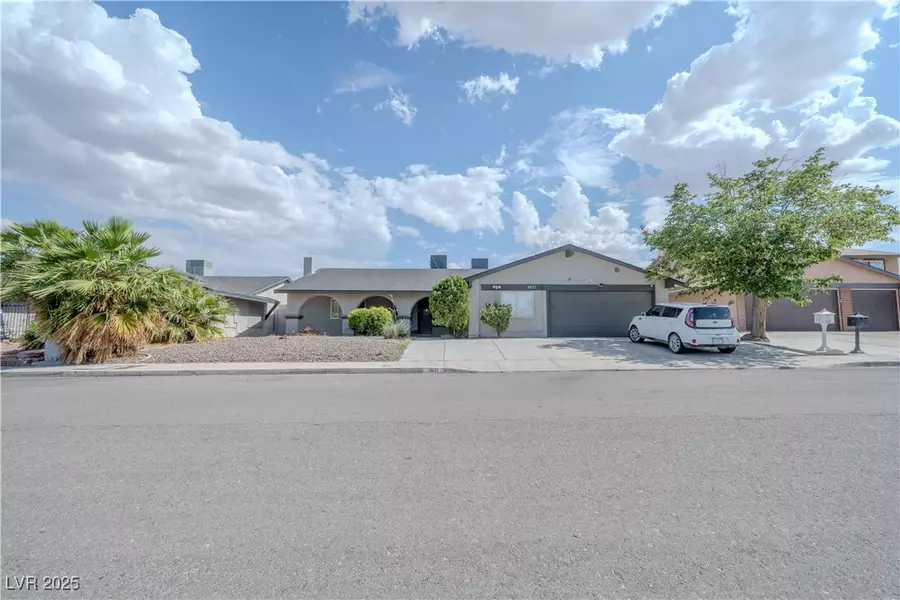 1671 Sandalwood LN, Las Vegas, NV 89119