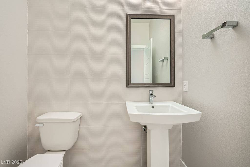Las Vegas, NV 89166,8048 Skye Bridge ST