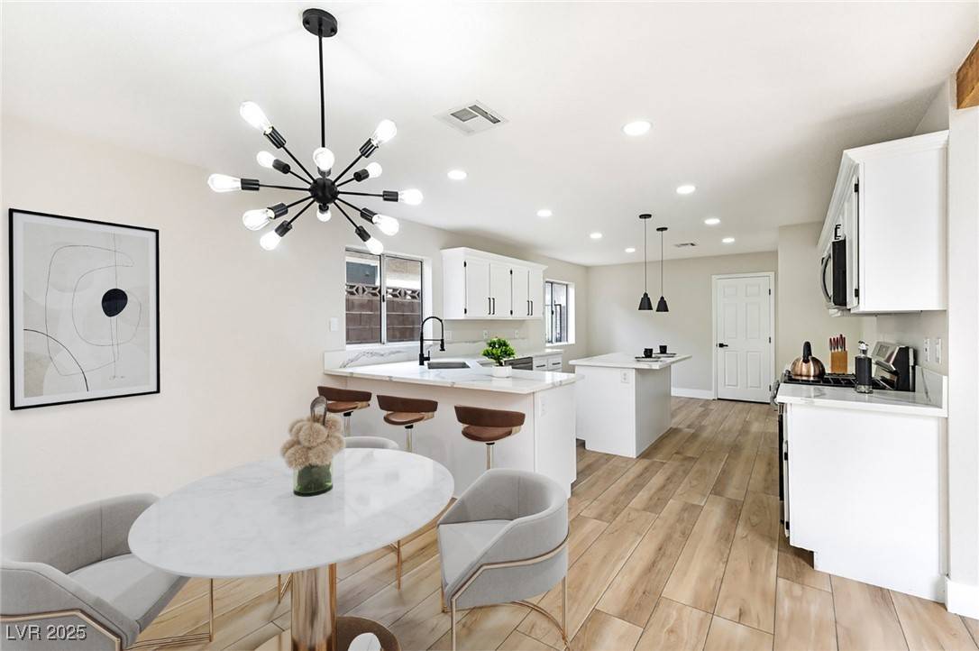 8113 Bay Springs DR, Las Vegas, NV 89128