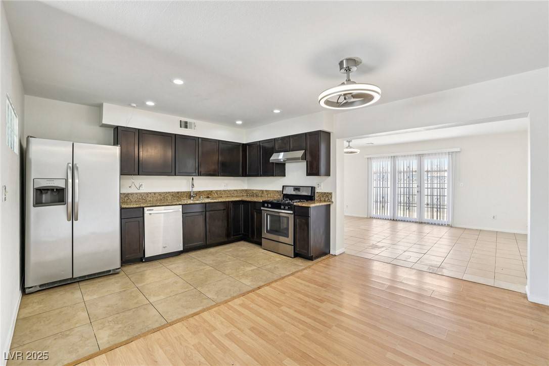 Las Vegas, NV 89119,882 Westminster AVE