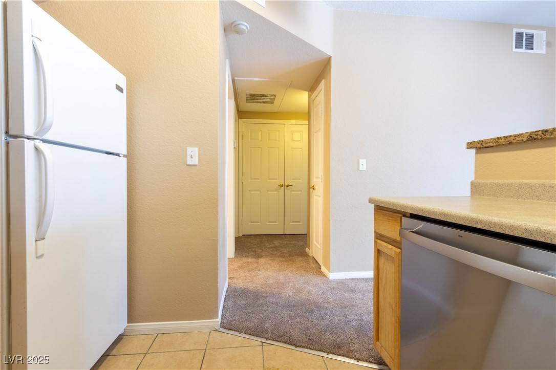 Las Vegas, NV 89149,6955 N Durango DR #1060