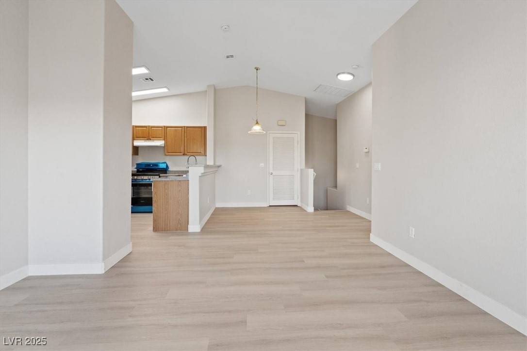 Las Vegas, NV 89178,8668 Tomnitz AVE #101