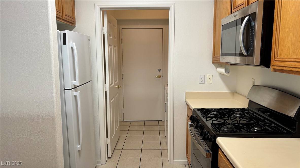 Las Vegas, NV 89113,7163 S Durango DR #113