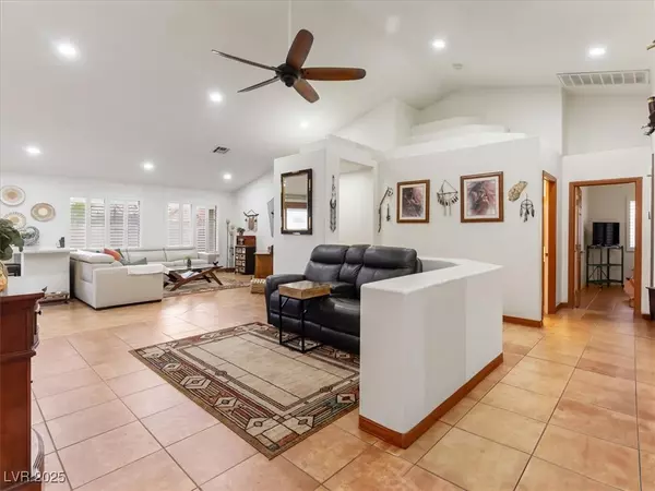 Las Vegas, NV 89122,4591 Carmar DR