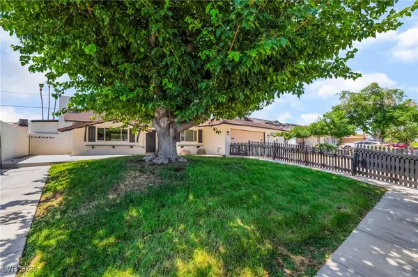 Las Vegas, NV 89121,3463 Haverford AVE