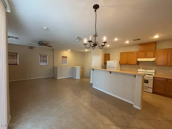 Las Vegas, NV 89108,3928 Sweet Pine ST #101