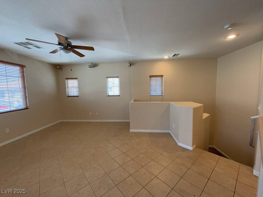 Las Vegas, NV 89108,3928 Sweet Pine ST #101