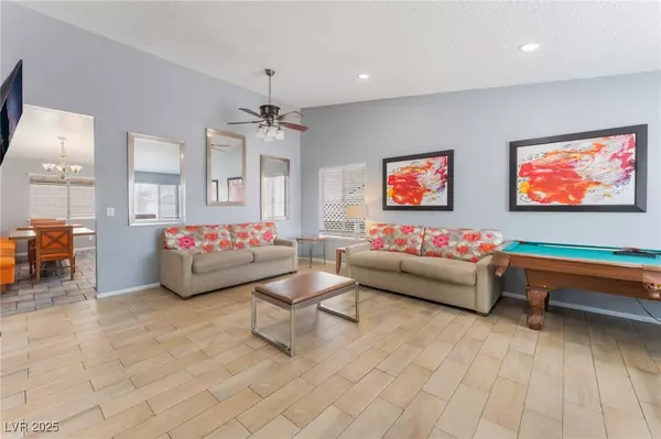 Las Vegas, NV 89108,1012 Greystone DR