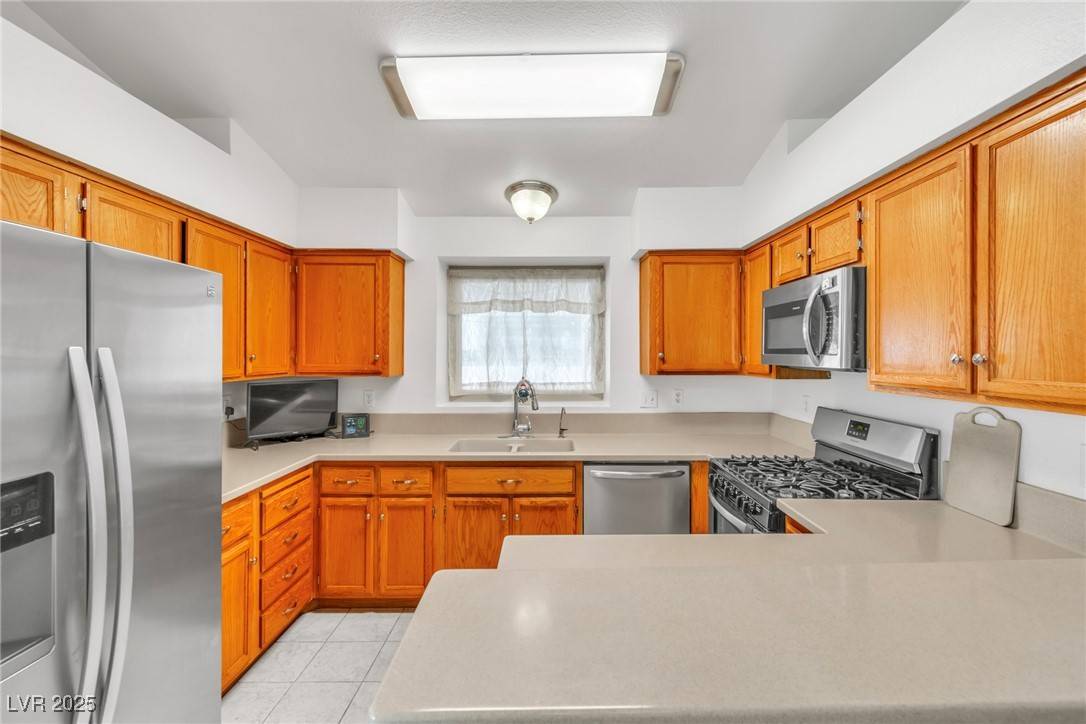 Henderson, NV 89002,930 High Plains DR