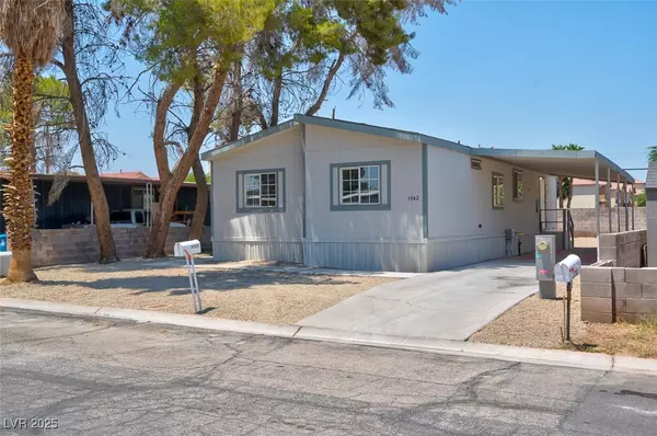 3742 Kolanut LN, Las Vegas, NV 89115