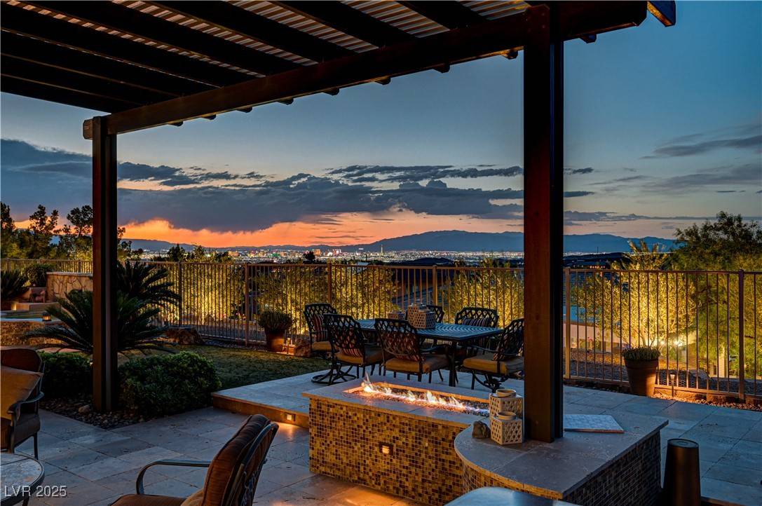 16 Mallard Creek TRL, Henderson, NV 89052