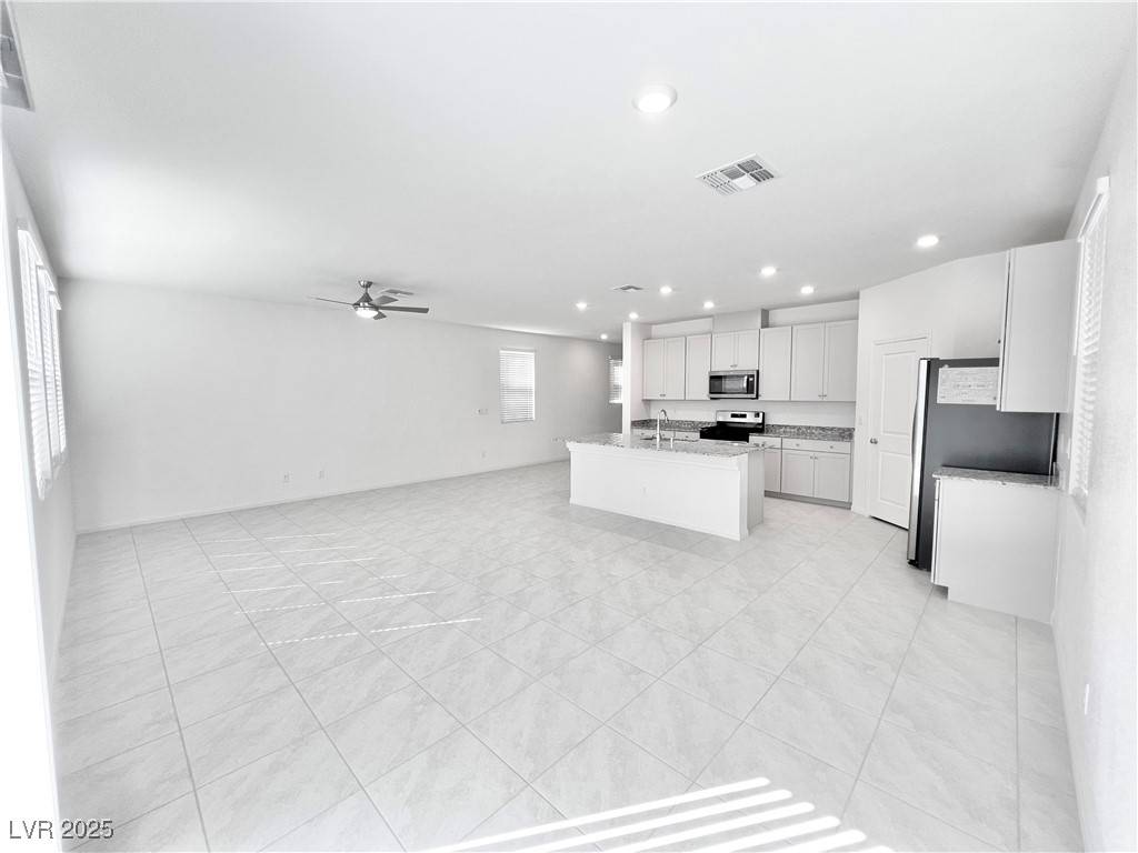 Las Vegas, NV 89113,8986 Lucky Crest ST