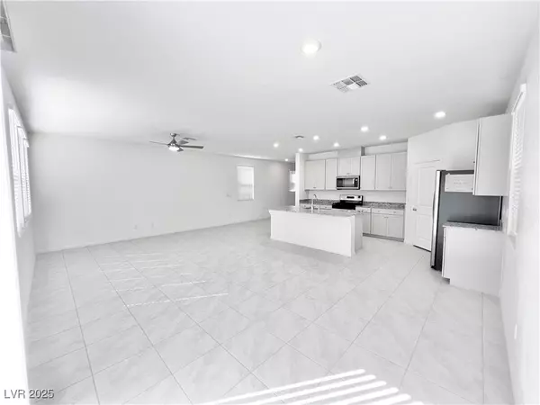 Las Vegas, NV 89113,8986 Lucky Crest ST
