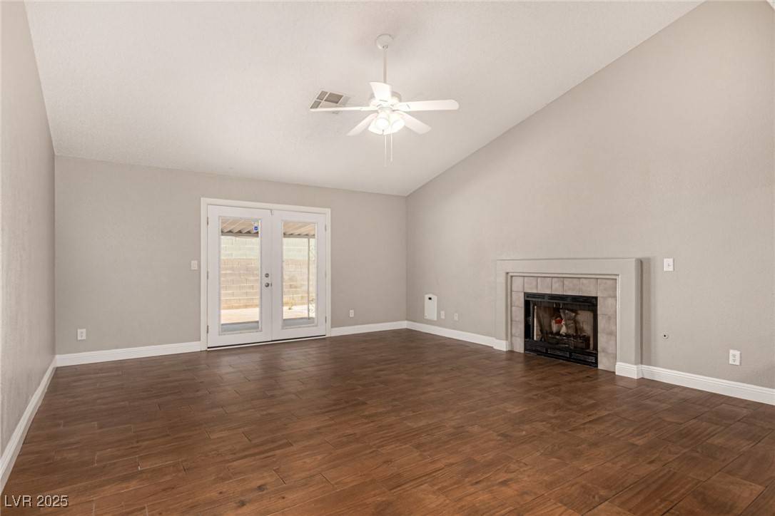 Las Vegas, NV 89156,5734 Duval DR